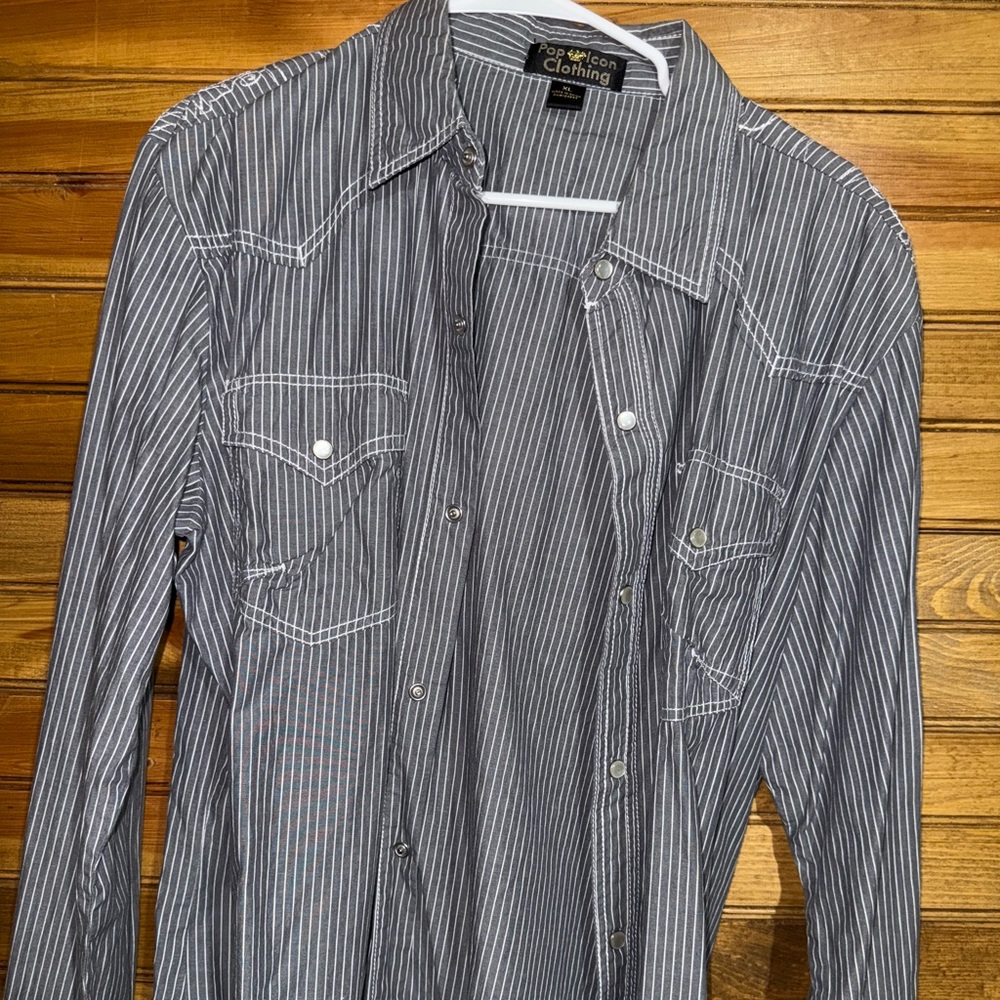 Button up shirt XL